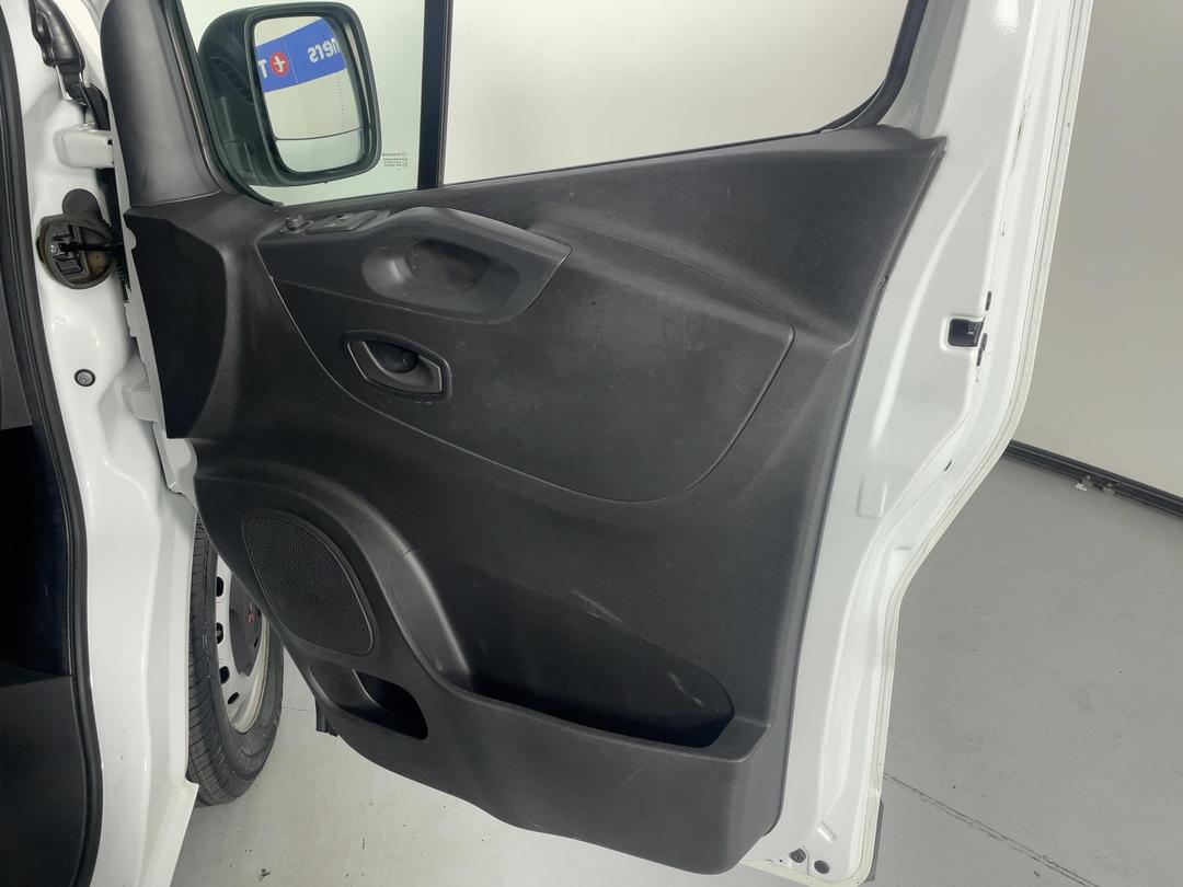 Photo '15' of Mitsubishi Express