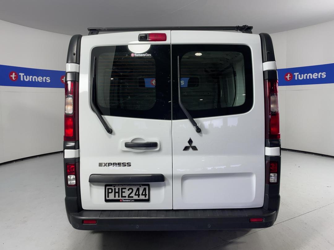 Photo '6' of Mitsubishi Express