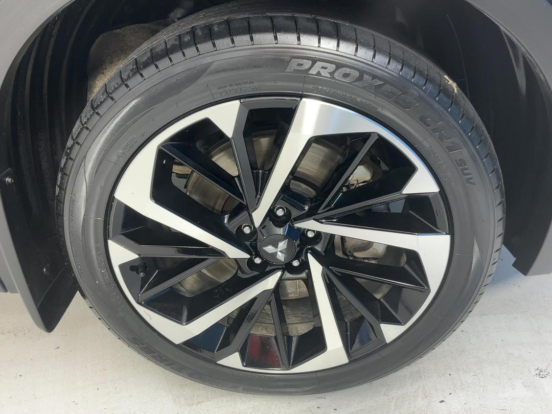Photo '9' of Mitsubishi Outlander