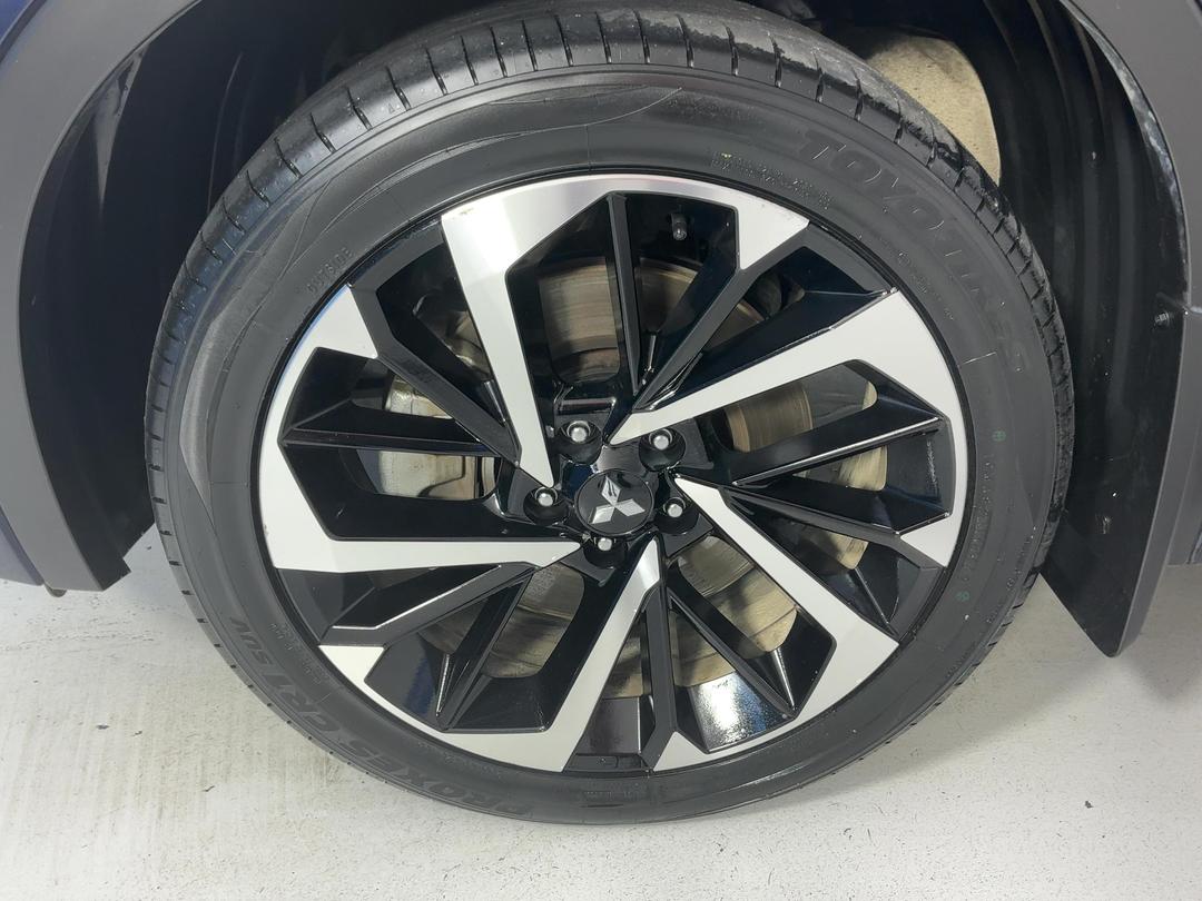 Photo '10' of Mitsubishi Outlander