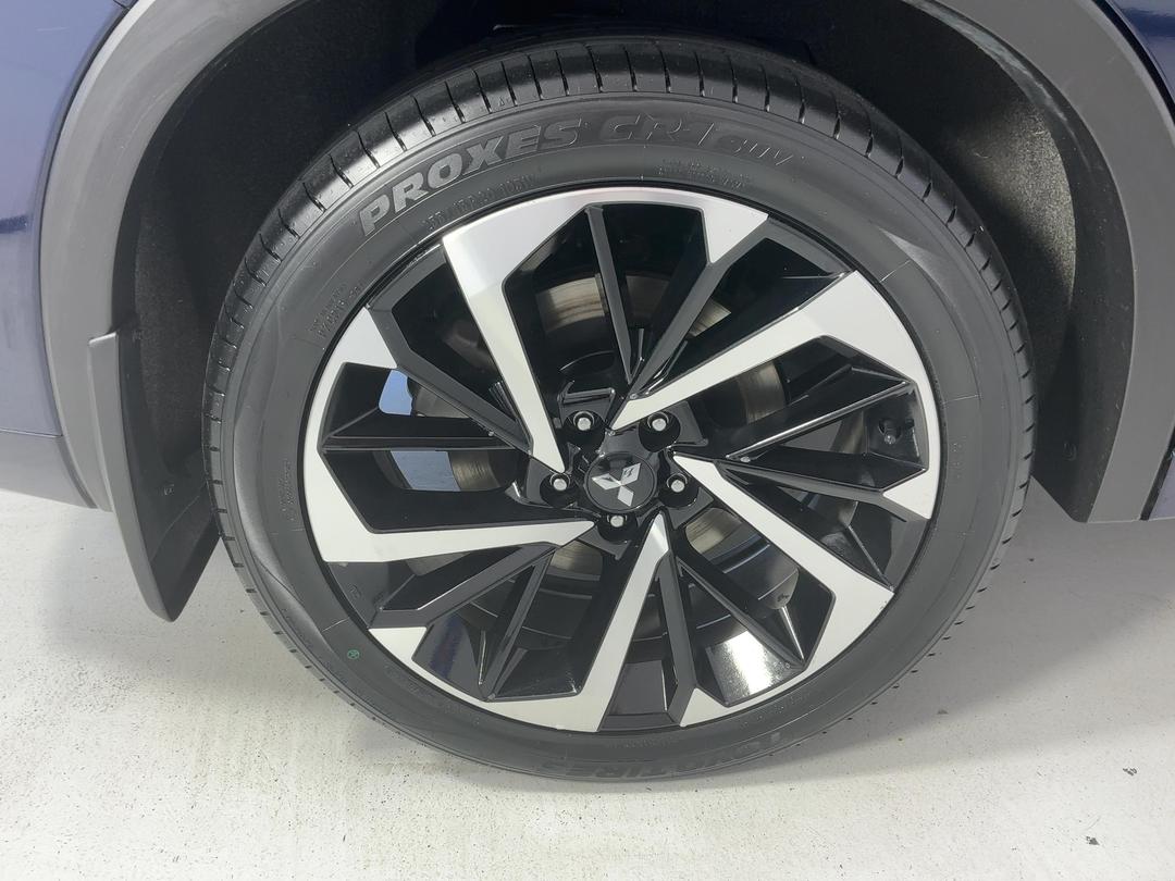 Photo '12' of Mitsubishi Outlander