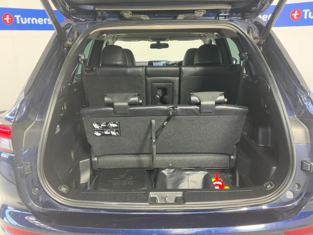 Photo '14' of Mitsubishi Outlander