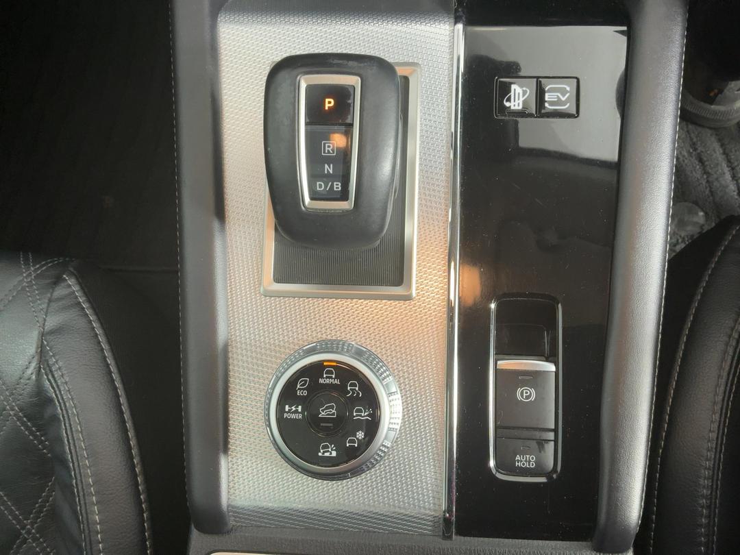 Photo '23' of Mitsubishi Outlander