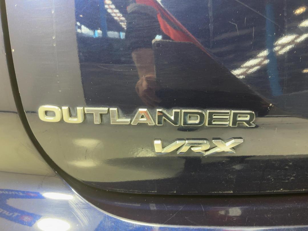 Photo '32' of Mitsubishi Outlander