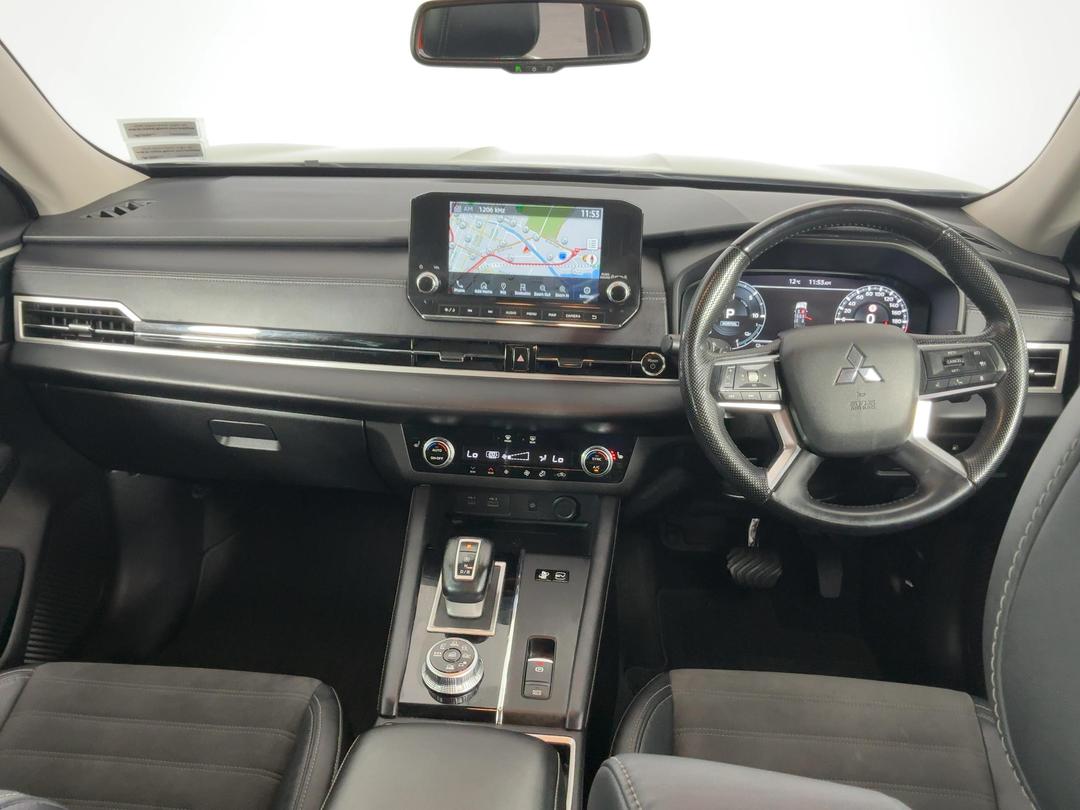 Photo '17' of Mitsubishi Outlander