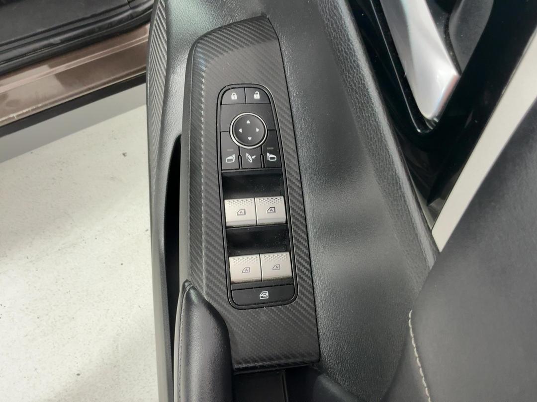Photo '23' of Mitsubishi Outlander