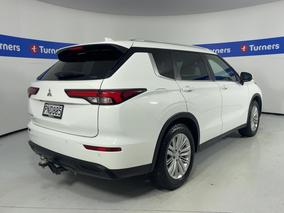 Photo '7' of Mitsubishi Outlander