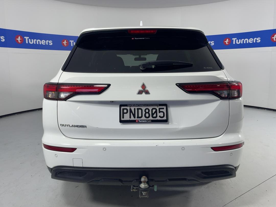 Photo '6' of Mitsubishi Outlander