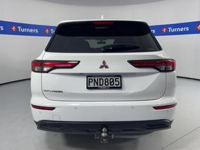 Photo '6' of Mitsubishi Outlander
