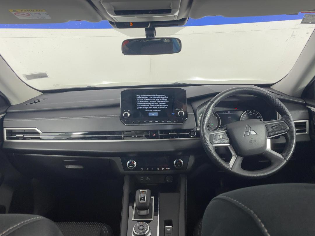 Photo '17' of Mitsubishi Outlander
