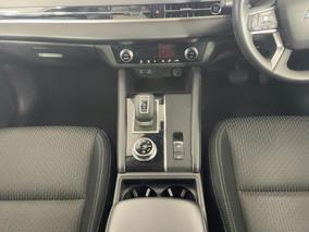 Photo '18' of Mitsubishi Outlander