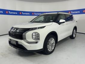 Photo '4' of Mitsubishi Outlander