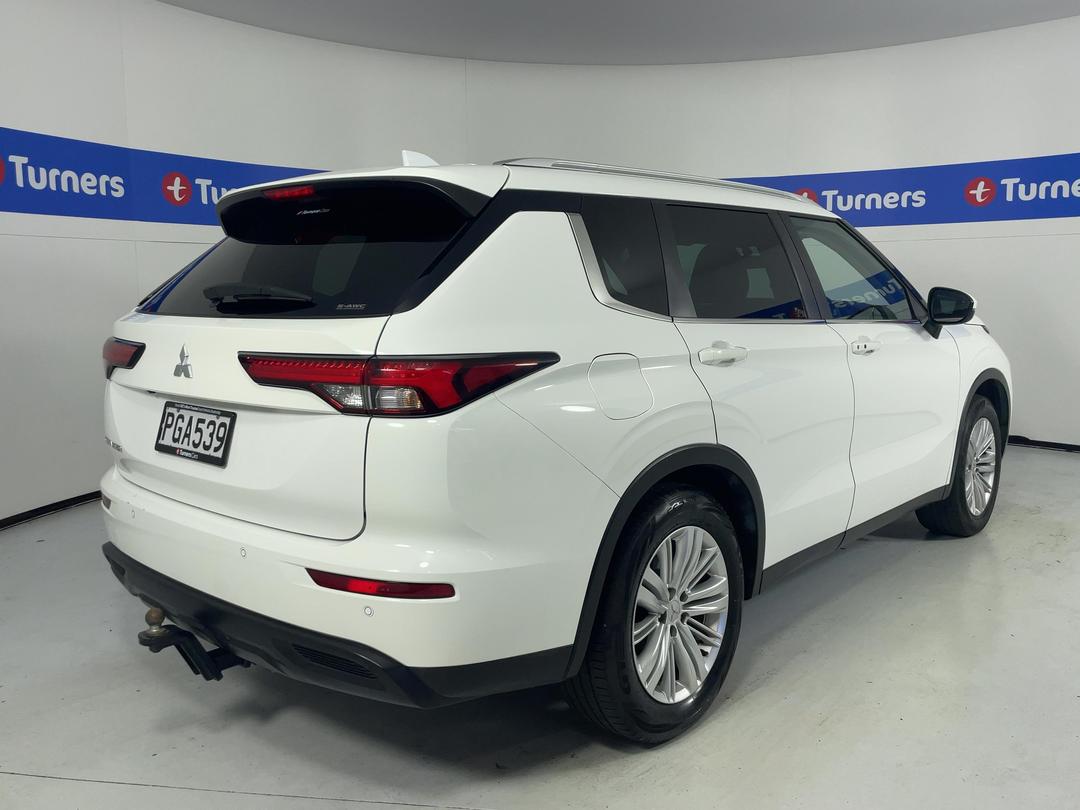 Photo '7' of Mitsubishi Outlander