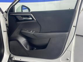 Photo '15' of Mitsubishi Outlander
