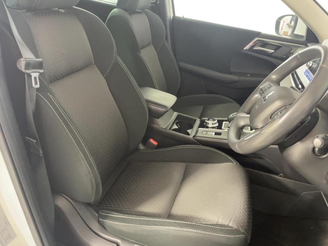 Photo '16' of Mitsubishi Outlander