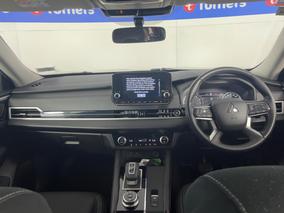 Photo '17' of Mitsubishi Outlander