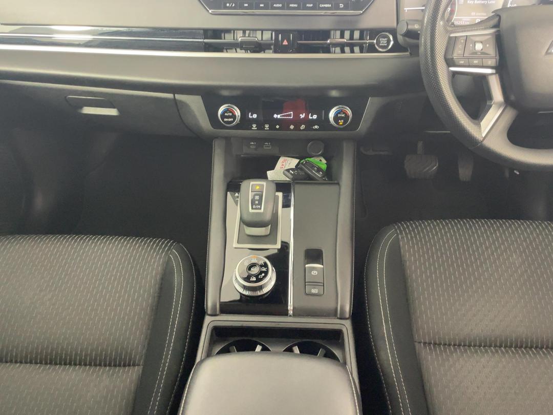 Photo '18' of Mitsubishi Outlander
