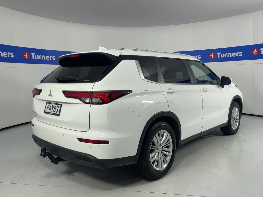 Photo '7' of Mitsubishi Outlander