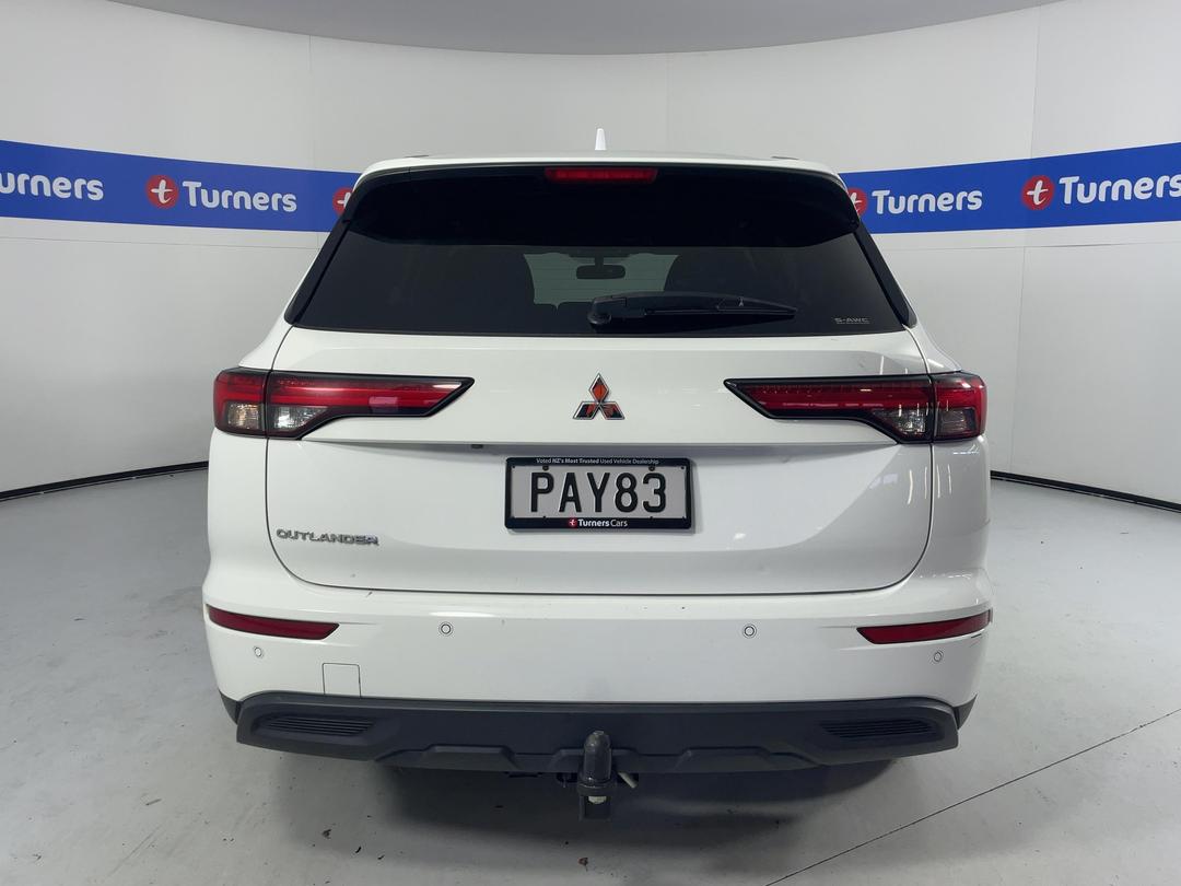 Photo '6' of Mitsubishi Outlander