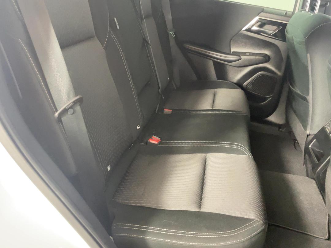 Photo '20' of Mitsubishi Outlander