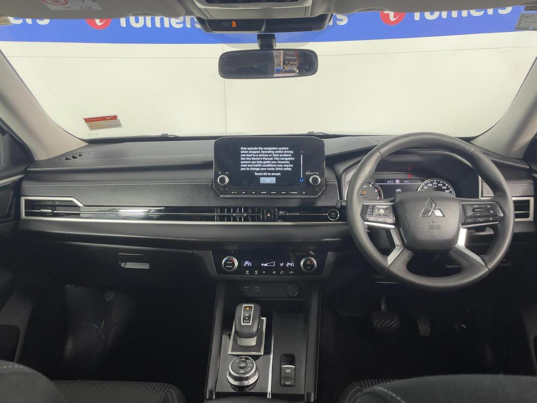 Photo '17' of Mitsubishi Outlander