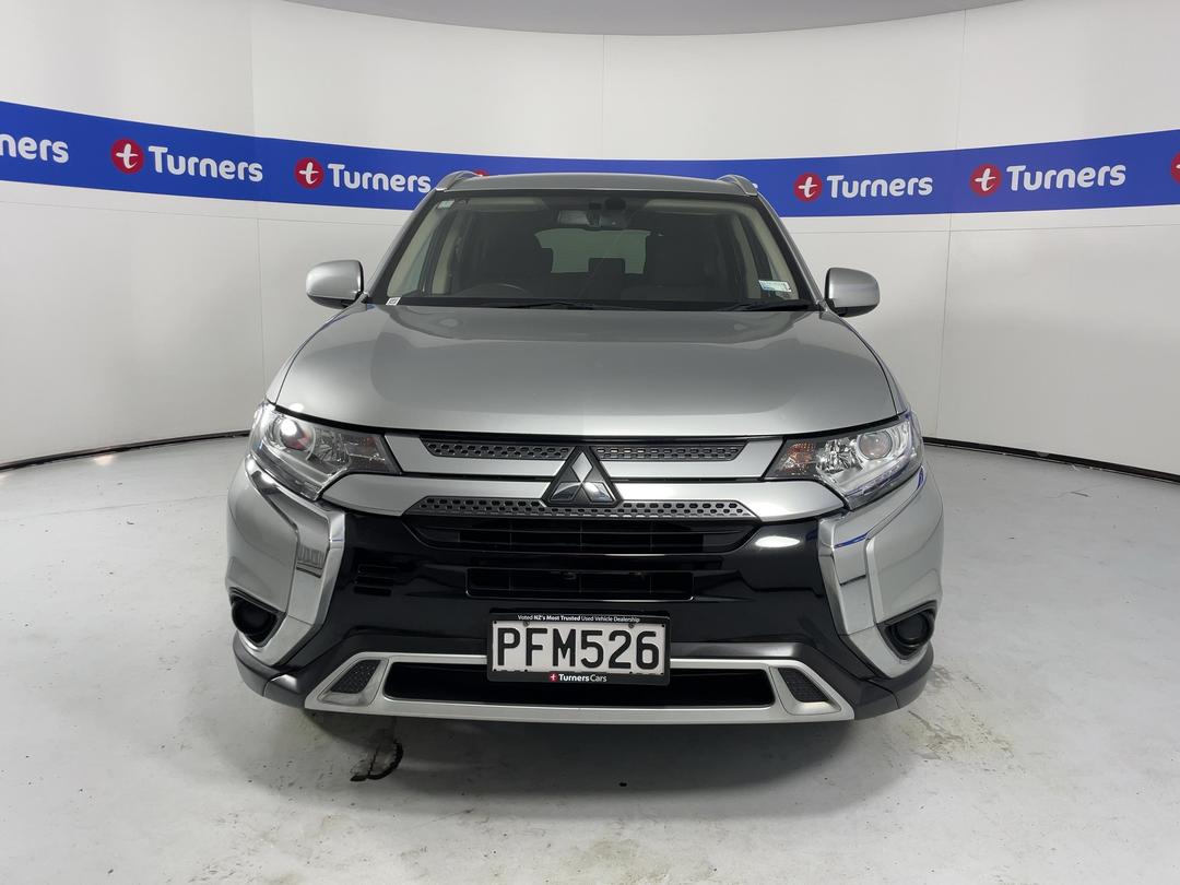 Photo '2' of Mitsubishi Outlander