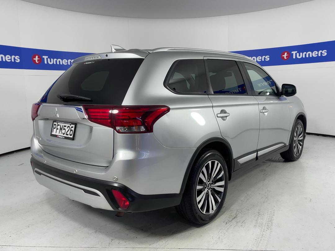 Photo '7' of Mitsubishi Outlander