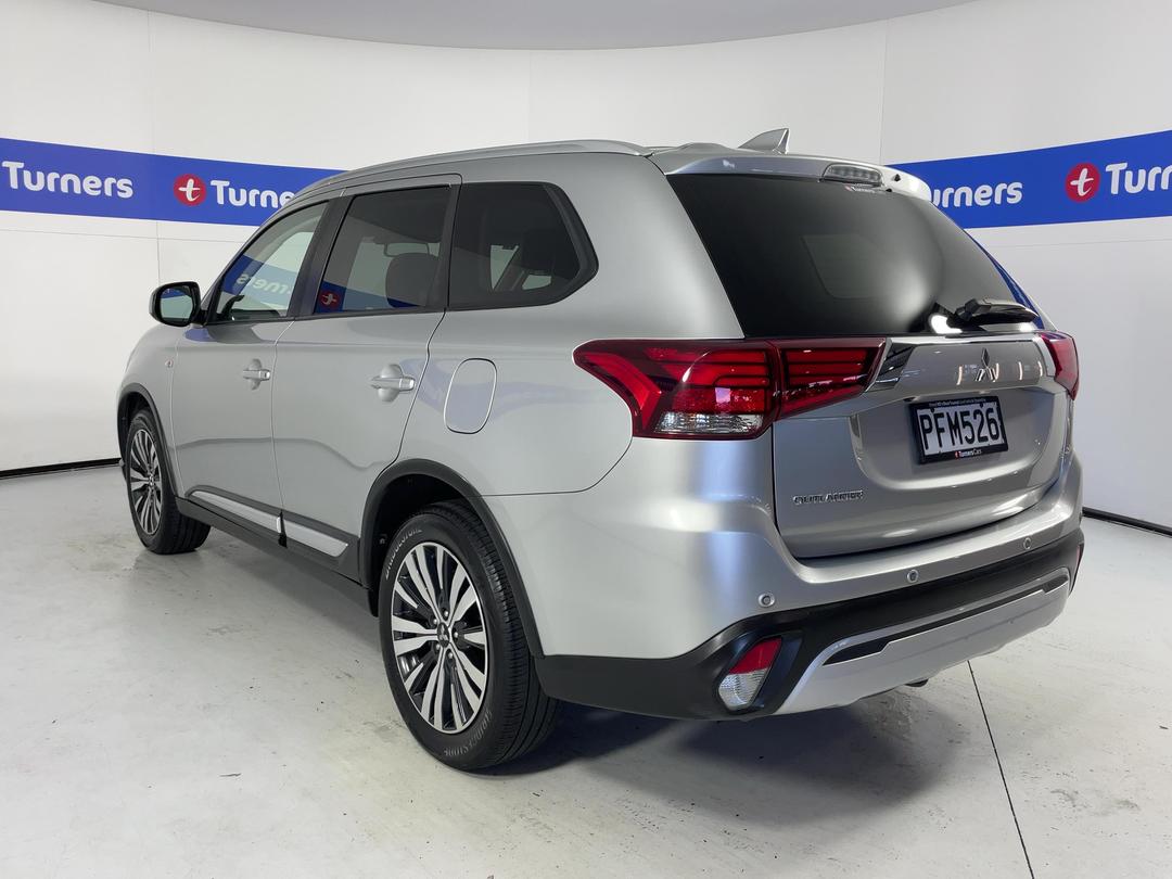 Photo '5' of Mitsubishi Outlander