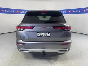 Photo '6' of Mitsubishi Outlander