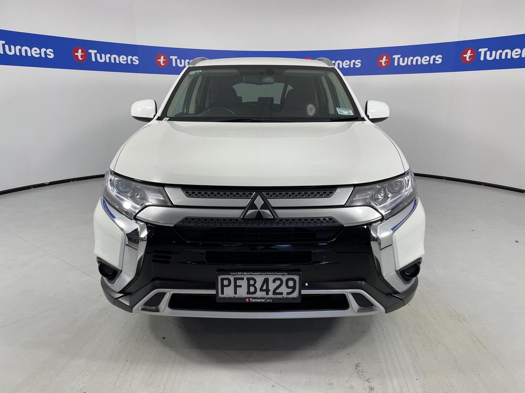 Photo '2' of Mitsubishi Outlander