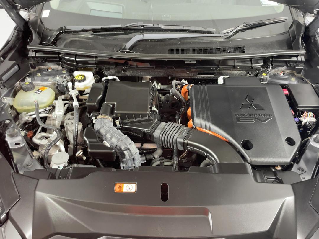 Photo '13' of Mitsubishi Outlander