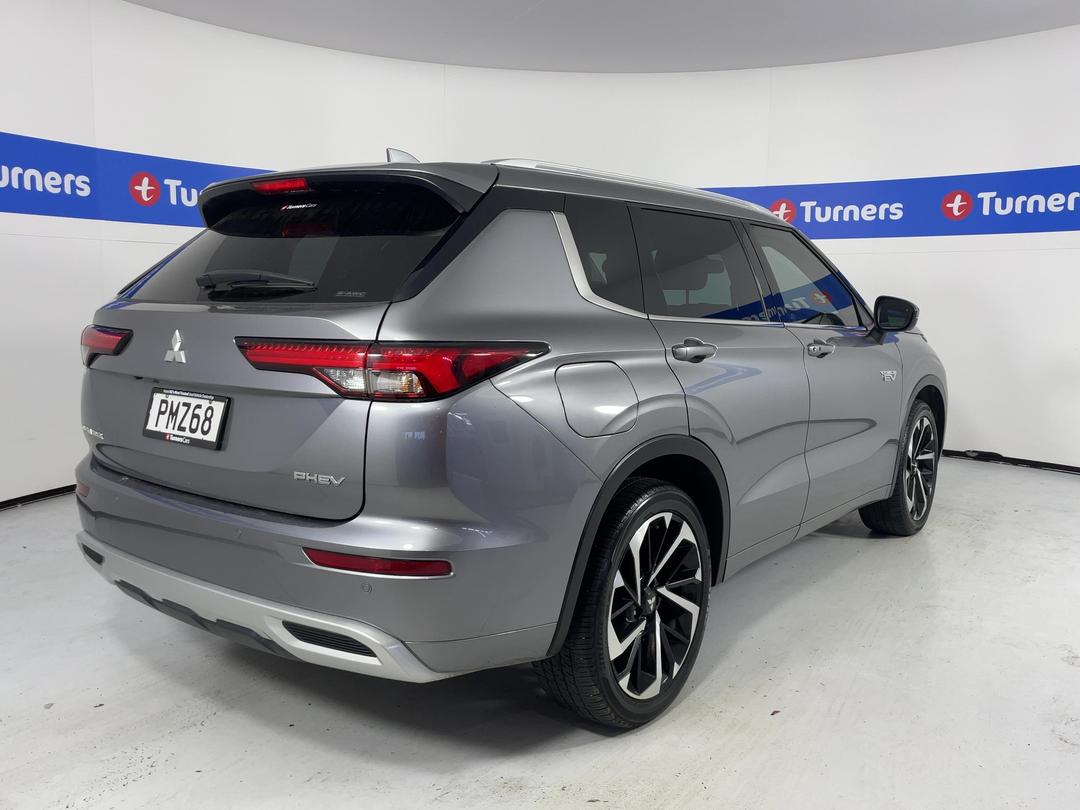Photo '7' of Mitsubishi Outlander