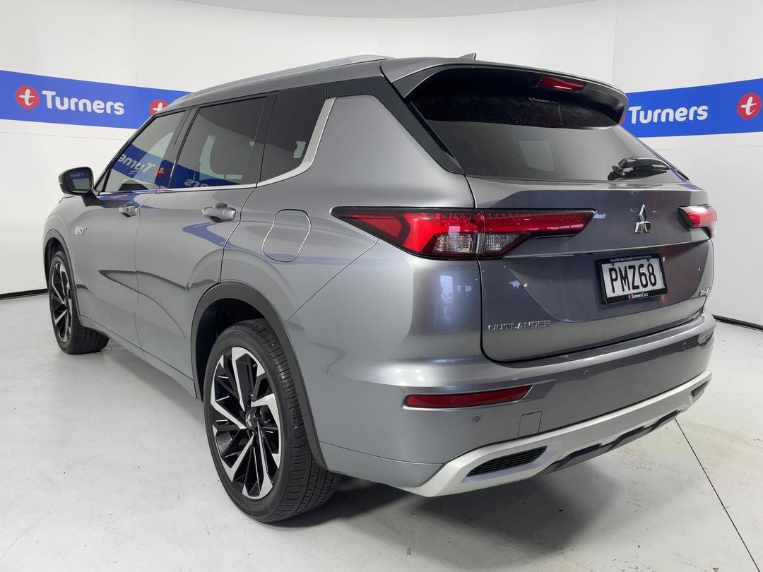 Photo '5' of Mitsubishi Outlander