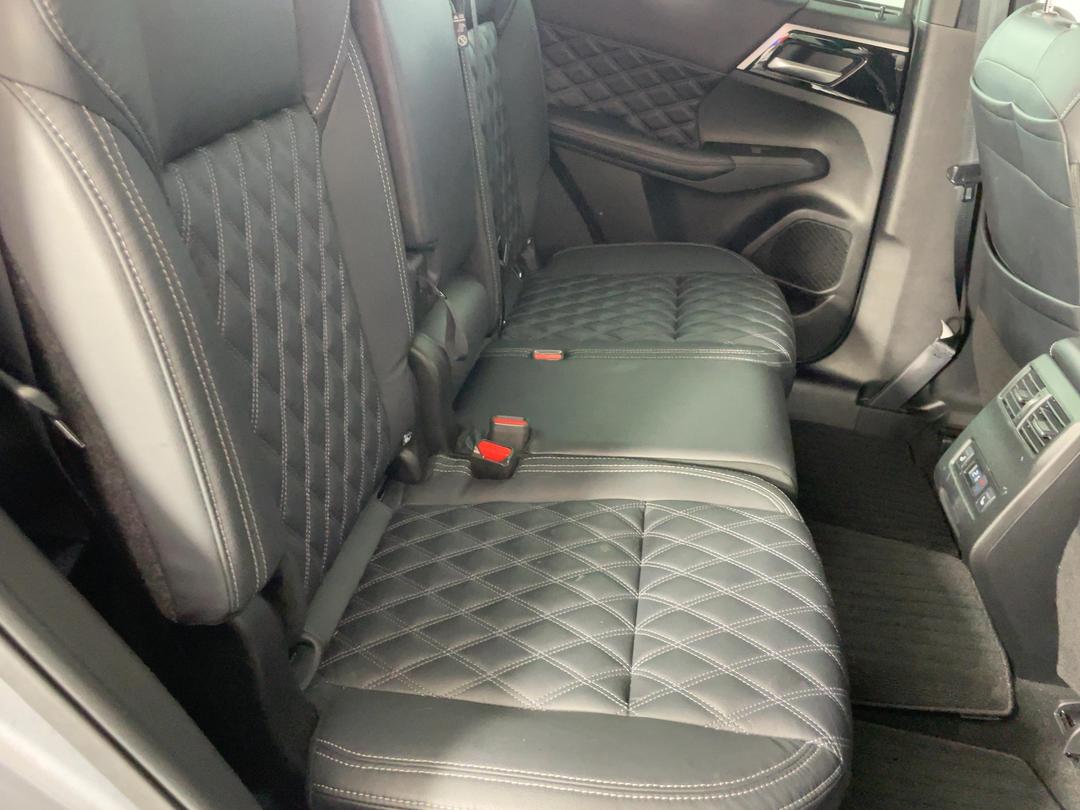 Photo '20' of Mitsubishi Outlander