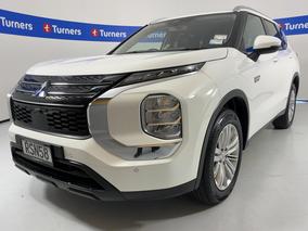 Photo '4' of Mitsubishi Outlander