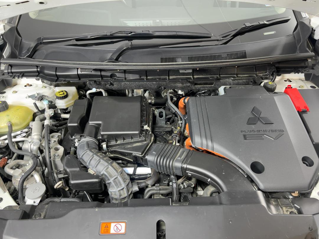 Photo '13' of Mitsubishi Outlander
