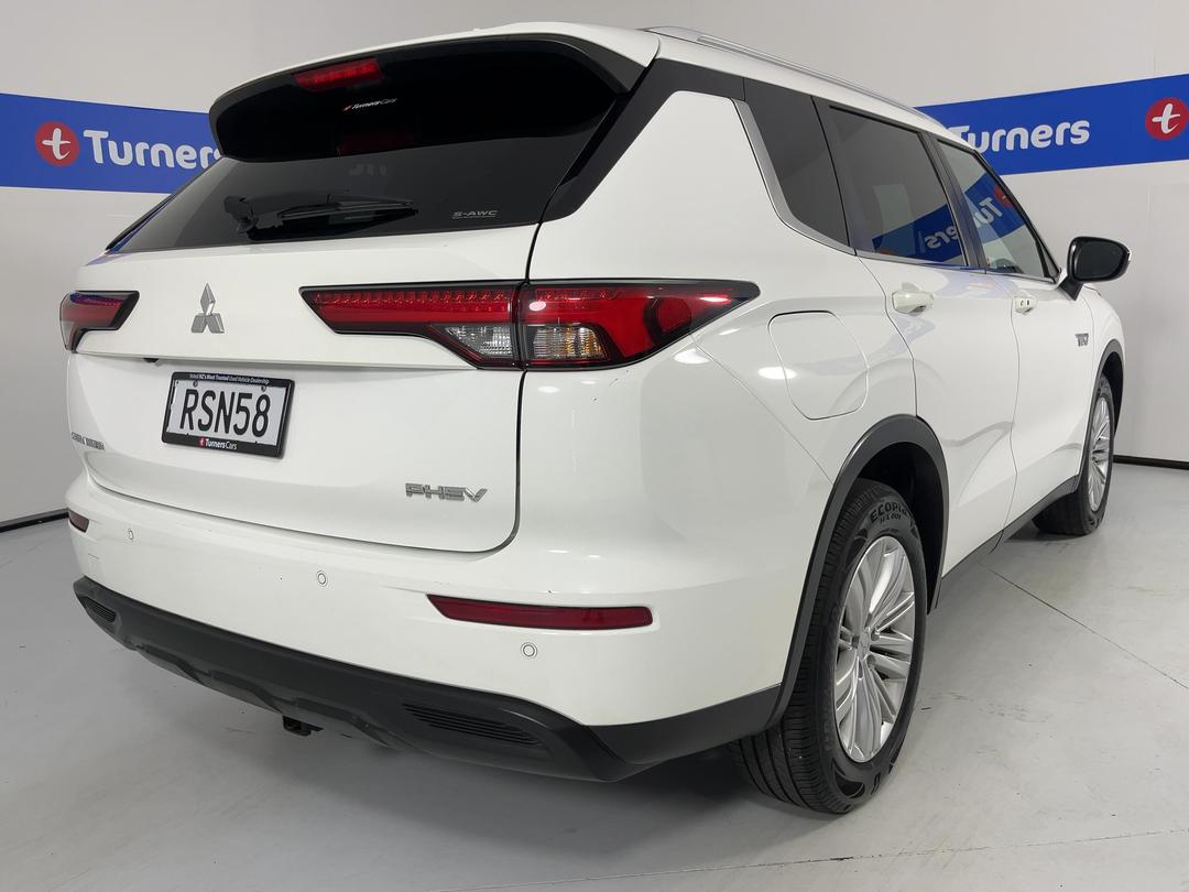 Photo '7' of Mitsubishi Outlander