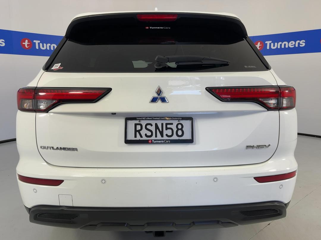 Photo '6' of Mitsubishi Outlander