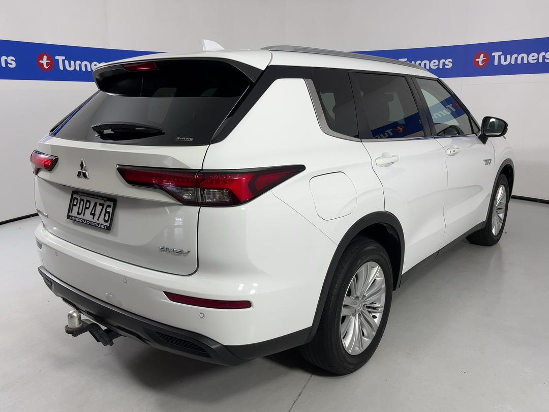 Photo '7' of Mitsubishi Outlander