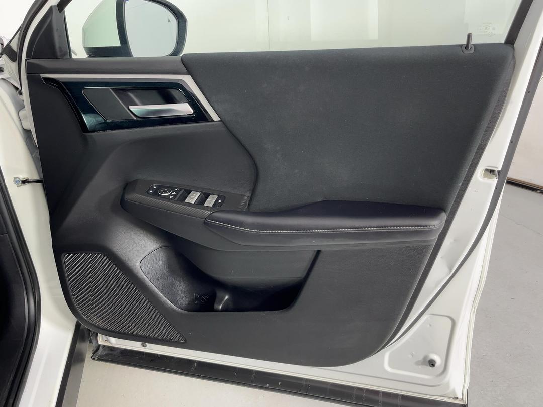Photo '15' of Mitsubishi Outlander
