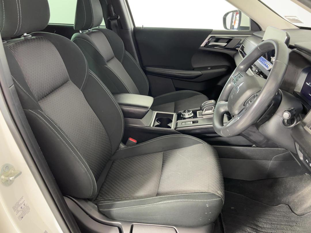 Photo '16' of Mitsubishi Outlander
