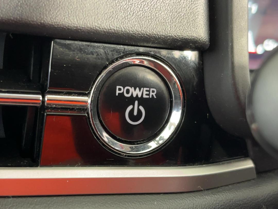 Photo '28' of Mitsubishi Outlander