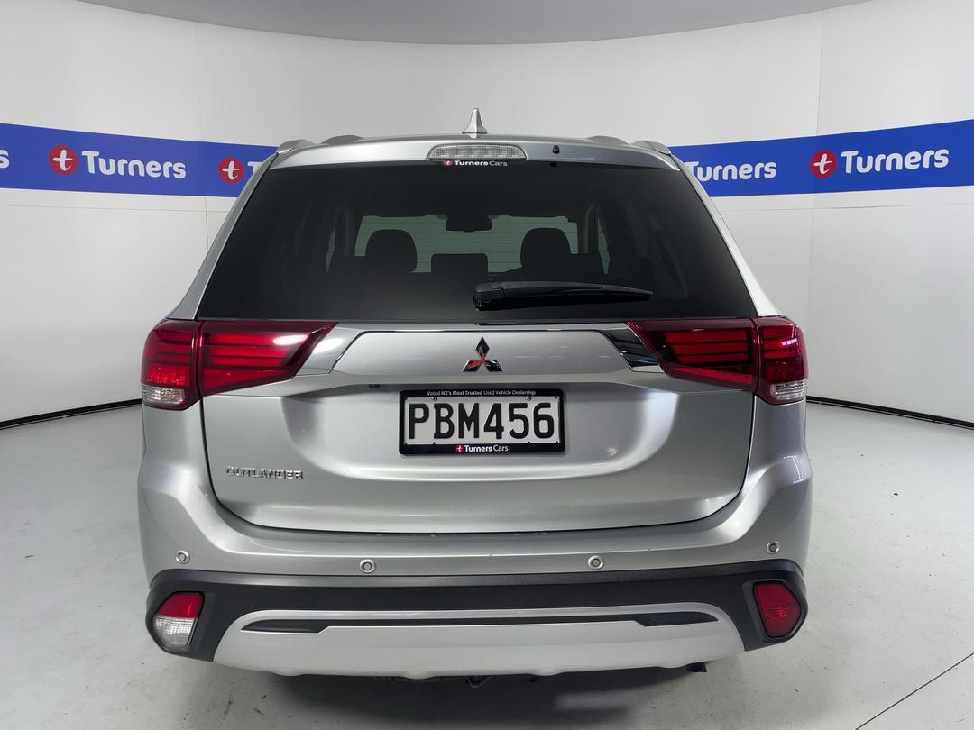 Photo '6' of Mitsubishi Outlander