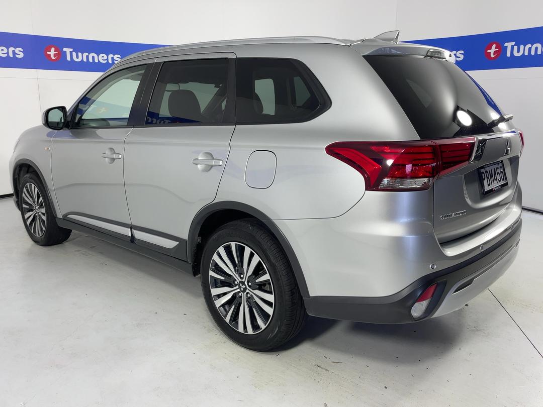 Photo '5' of Mitsubishi Outlander