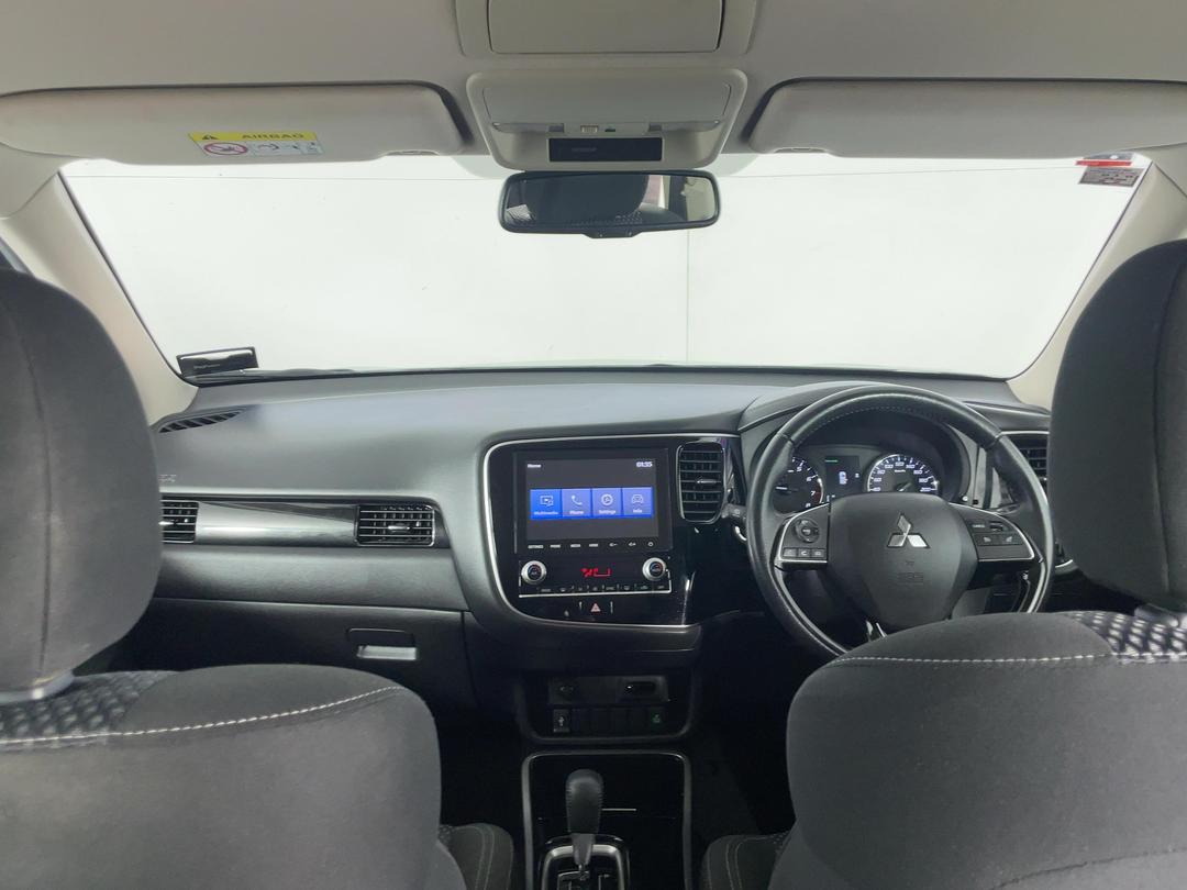 Photo '17' of Mitsubishi Outlander