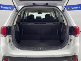 Photo '14' of Mitsubishi Outlander