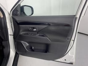 Photo '15' of Mitsubishi Outlander