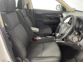 Photo '16' of Mitsubishi Outlander