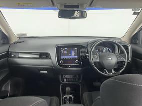 Photo '17' of Mitsubishi Outlander