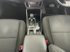 Photo '18' of Mitsubishi Outlander
